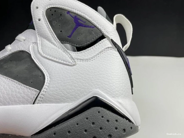 One Kick (2021) Flint CU9307-100 Retro 7 Jordan 0728